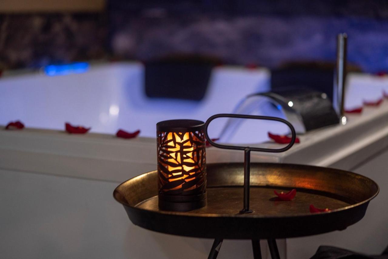 Love Suites & Spa "Le Loft" Avec Jacuzzi Privatif Médis Exteriör bild