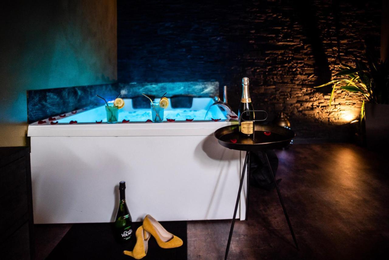 Love Suites & Spa "Le Loft" Avec Jacuzzi Privatif Médis Exteriör bild