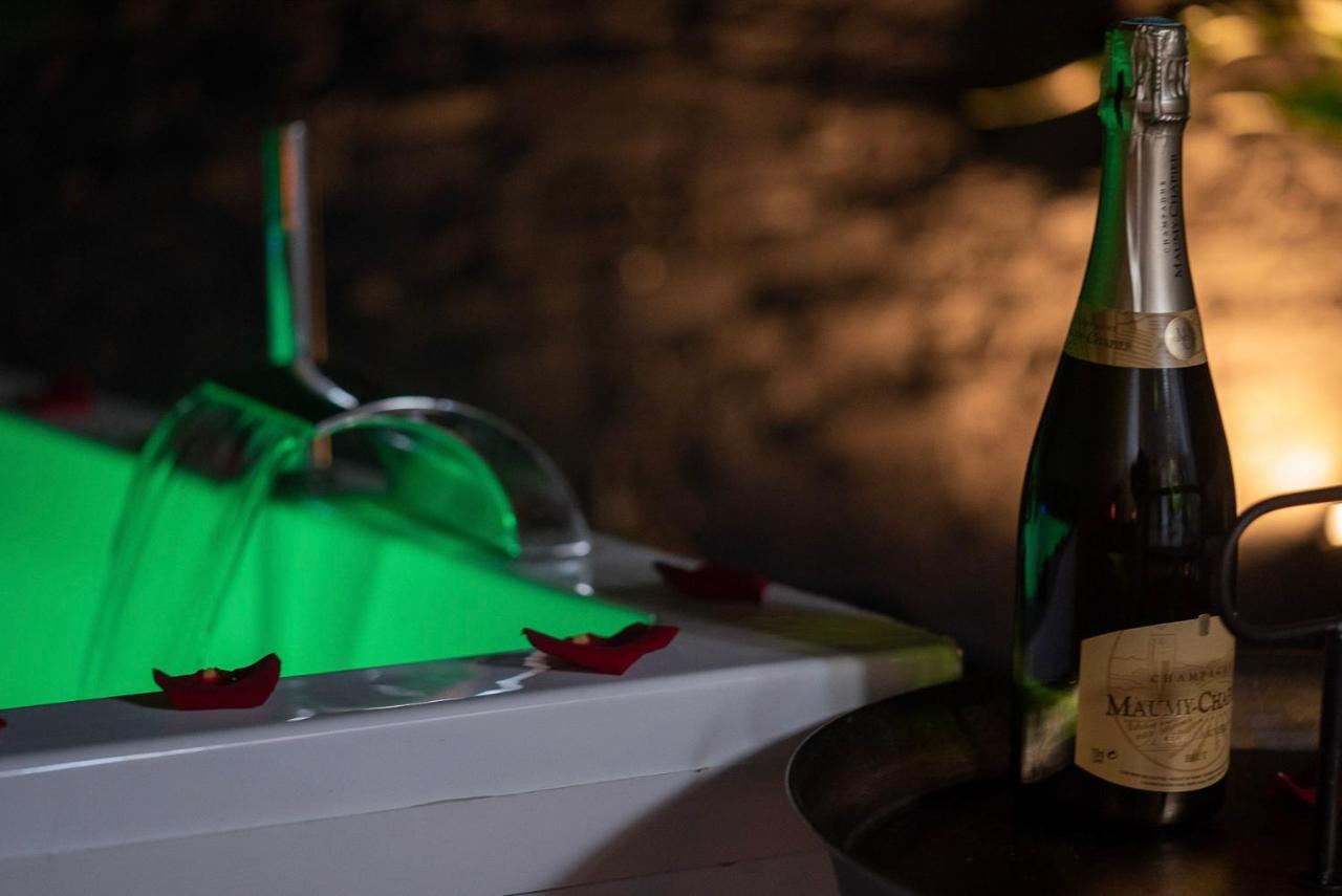 Love Suites & Spa "Le Loft" Avec Jacuzzi Privatif Médis Exteriör bild