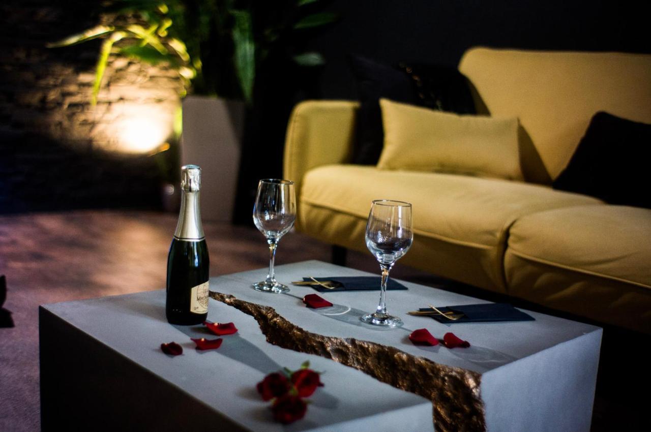 Love Suites & Spa "Le Loft" Avec Jacuzzi Privatif Médis Exteriör bild